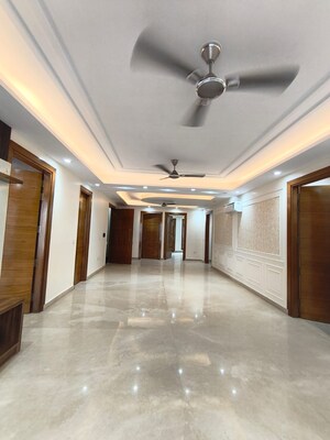 Room in 4 BHK Builder Floor at Ansal API Versalia, Sector 67a – for Sale