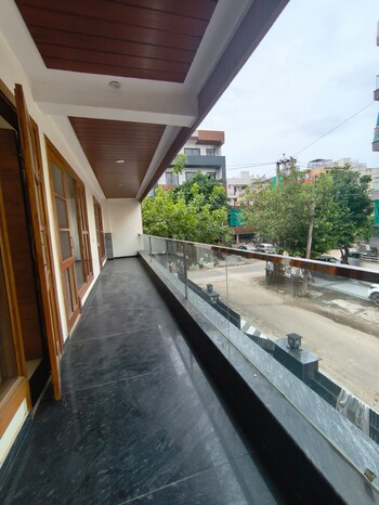 Ansal API Versalia