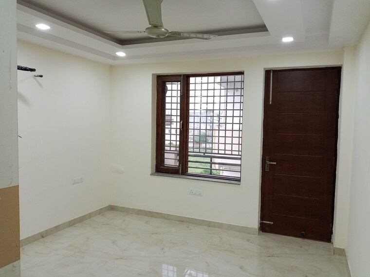Room, rps-palms 3 Bedroom 125 Sq.Yd. Builder Floor In Sector 88 Faridabad 9624659