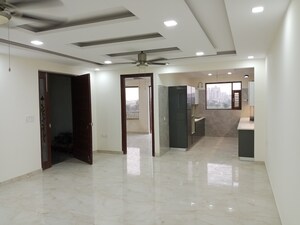 Room in 3 BHK Builder Floor at Rps Palms, Sector 88 – for Sale