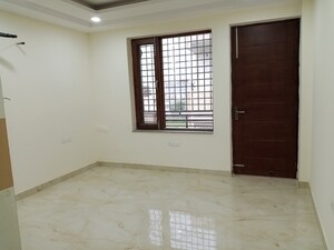 Room in 3 BHK Builder Floor at Rps Palms, Sector 88 – for Sale