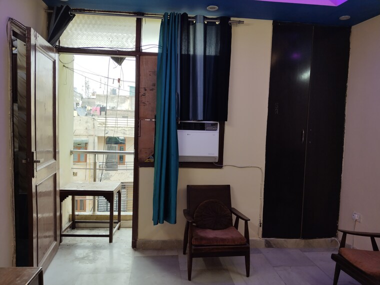 Room, khirki extension 2 Bedroom 800 Sq.Ft. Apartment In Khirki Extension Delhi 9624655