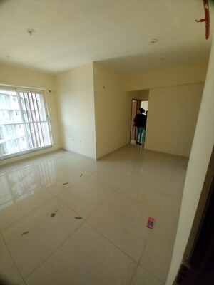 Room in 2 BHK Apartment at Godrej Nest Kandivali, Kandivali East – for Rent