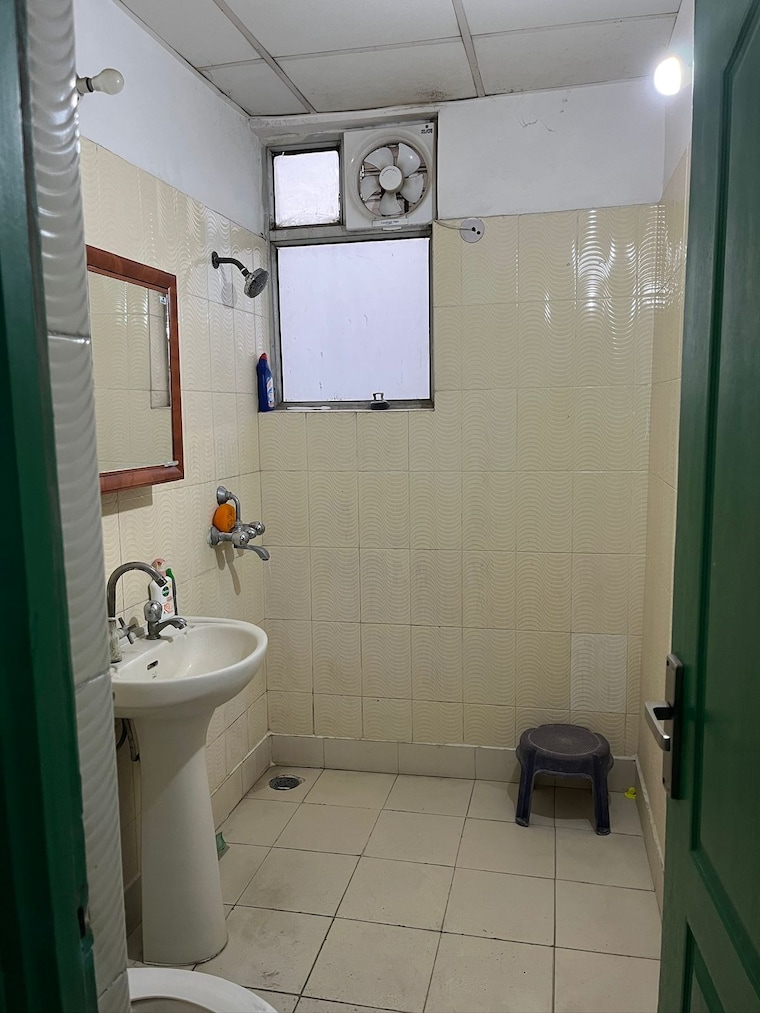 Bathroom, piyush-heights 3 Bedroom 1576 Sq.Ft. Apartment In Sector 89 Faridabad 9624675