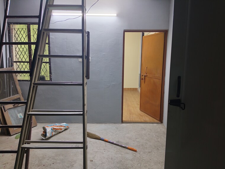 Room, khirki extension 1 RK 300 Sq.Ft. Apartment In Khirki Extension Delhi 9624676