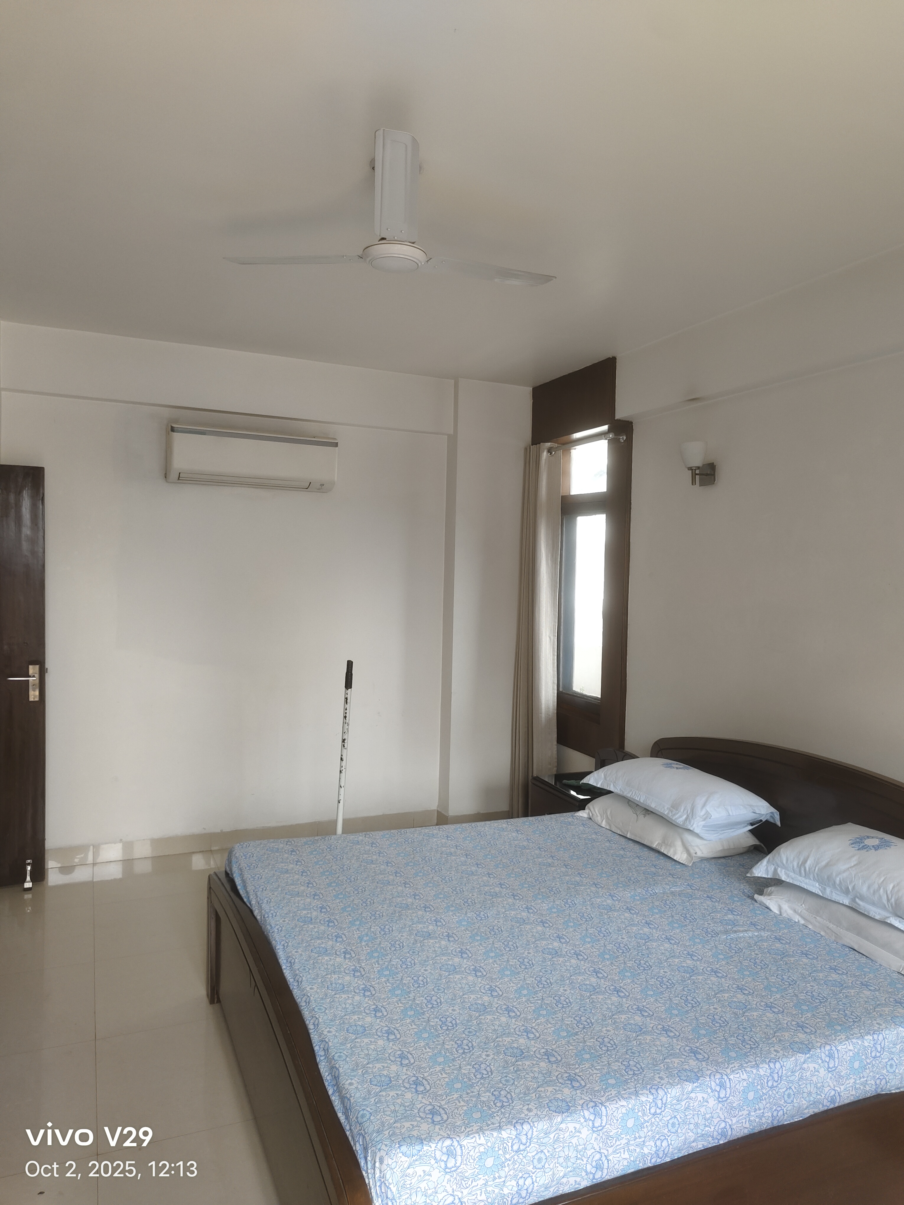 3 BHK + Servant Room Apartment For Sale in Manmeet Housing Society