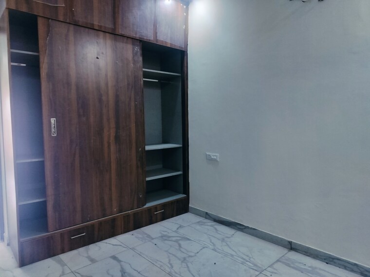 Room, patiala road 4 Bedroom 2200 Sq.Ft. Independent House In Patiala Road Zirakpur 9624698