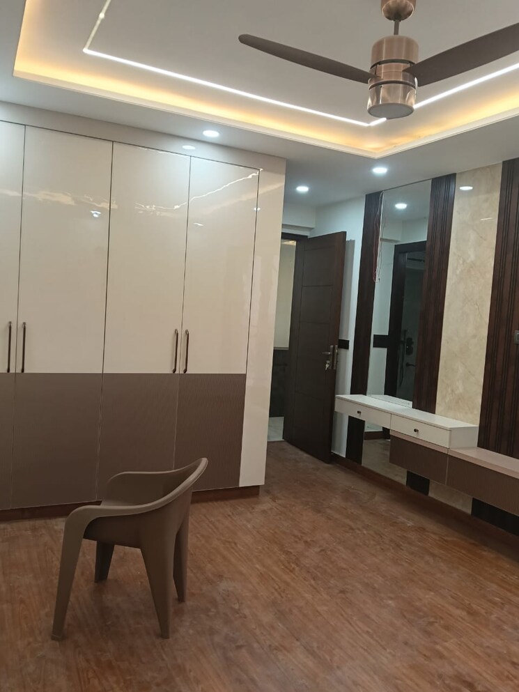 Room, dwarka 3 Bedroom 1900 Sq.Ft. Apartment In Dwarka Delhi 9624679