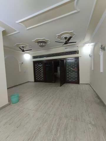 3 BHK Apartment For Rent in Triveni Apartments CGHS, Paschim Vihar