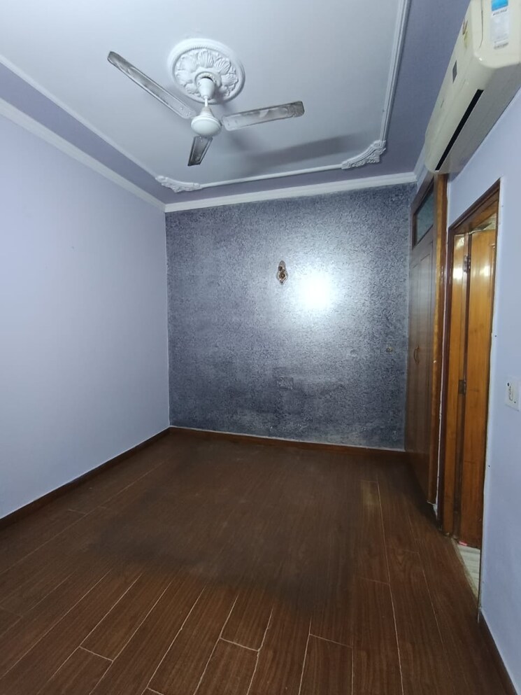 Room, triveni-apartments-cghs 3 Bedroom 1200 Sq.Ft. Apartment In Paschim Vihar Delhi 9624704