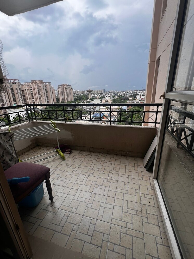 Balcony, orchid-petals 1 RK 650 Sq.Ft. Apartment In Sector 49 Gurgaon 9624702