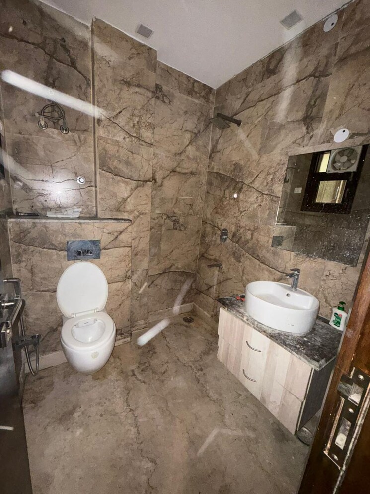 Bathroom, shubh-niketan-apartments 3 Bedroom 1350 Sq.Ft. Apartment In Paschim Vihar Delhi 9624718