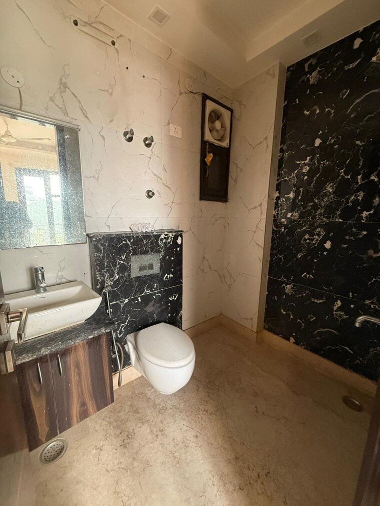 Bathroom, shubh-niketan-apartments 3 Bedroom 1350 Sq.Ft. Apartment In Paschim Vihar Delhi 9624718