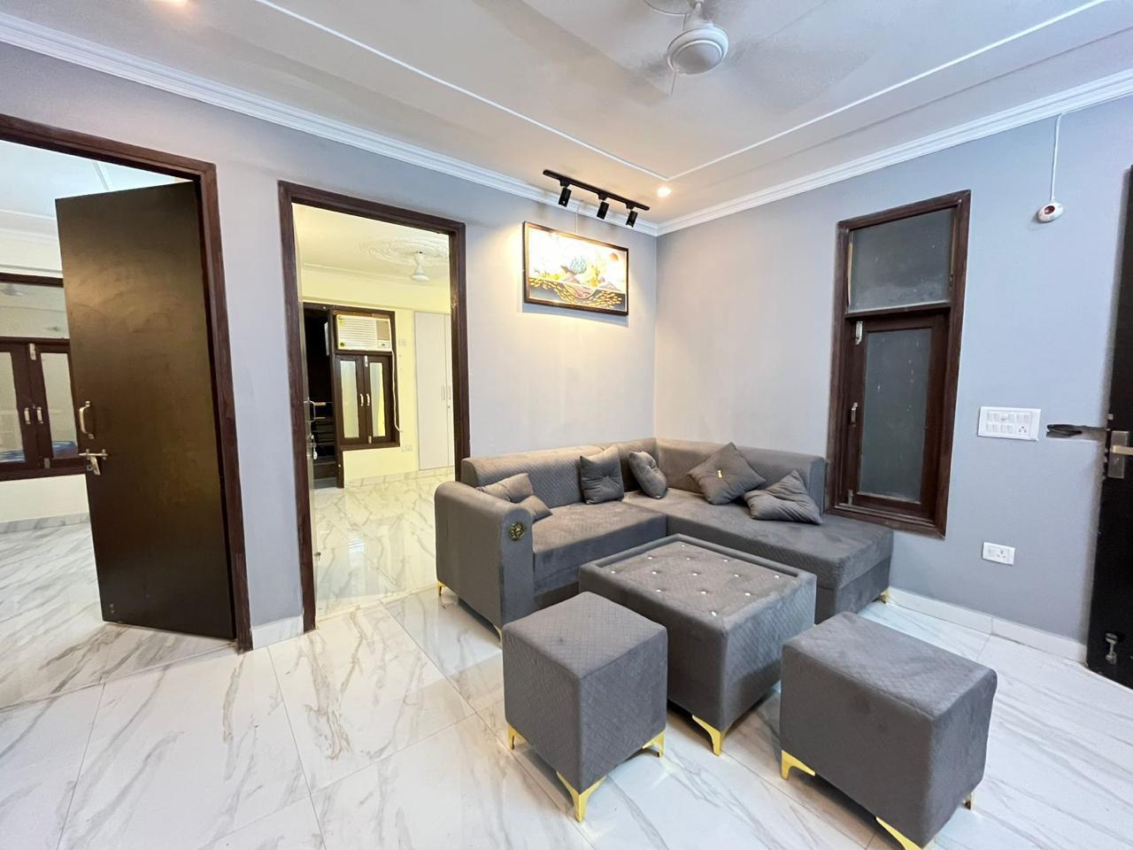 2 BHK Apartment For Rent in Ignou Road 