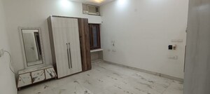 Room in 3 BHK Apartment at Safdarjung Enclave – for Rent