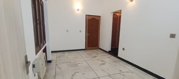 Room in 3 BHK Apartment at Safdarjung Enclave – for Rent