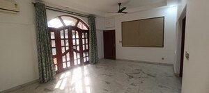 Room in 3 BHK Apartment at Safdarjung Enclave – for Rent