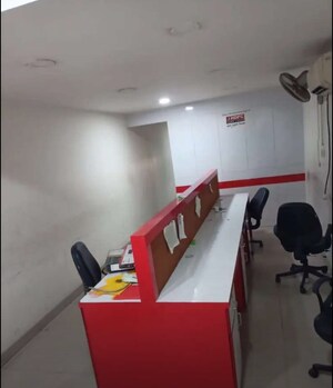 Office Space For Rent in Hazratganj