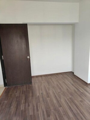 1 BHK Apartment For Rent in Lodha Splendora, Ghodbunder Road