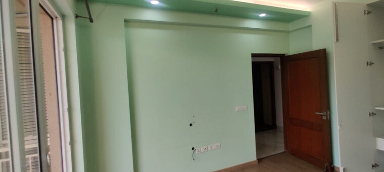 Room, sector 83 3.5 Bedroom 1500 Sq.Ft. Apartment In Sector 83 Gurgaon 9624775