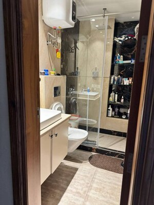 Bathroom in 1 BHK Apartment at Saket – for Rent