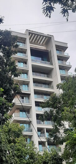 3 BHK + Servant Room Apartment For Sale in Khar West