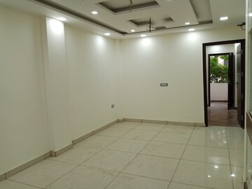 Room in 3 BHK Builder Floor at Puri Kohinoor, Sector 89 – for Sale