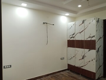 Room in 3 BHK Builder Floor at Puri Kohinoor, Sector 89 – for Sale