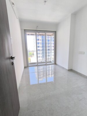 2 BHK Apartment For Sale in Shreenathji Celestial Heights, Malad West