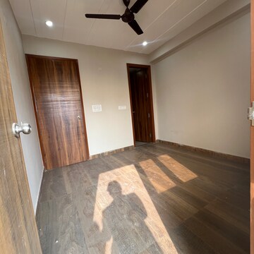 Room in 3 BHK Builder Floor at Sultanpur – for Sale