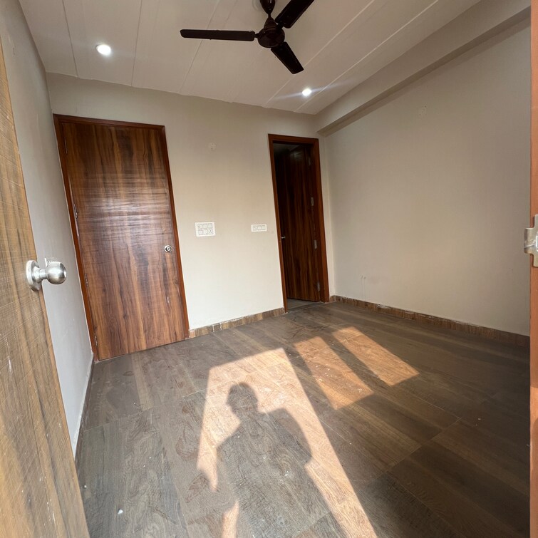 Room, sultanpur 3 Bedroom 135 Sq.Yd. Builder Floor In Sultanpur Delhi 9624795