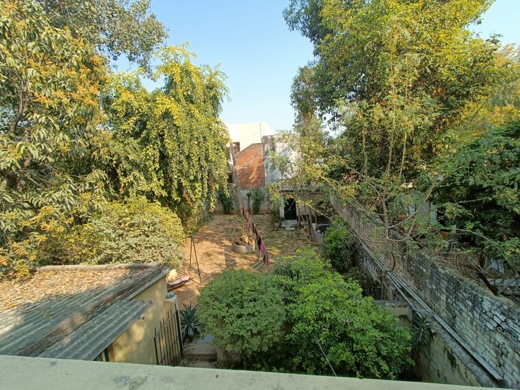 Garden, saket 3 Bedroom 1200 Sq.Ft. Builder Floor In Saket Delhi 9624810