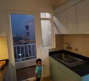 Kitchen in 3 BHK Apartment at Gomti Nagar – for Rent