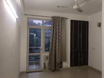 Building Lobby in 3 BHK Builder Floor at Unitech Nirvana Country Cedar Crest, Sector 50 – for Rent