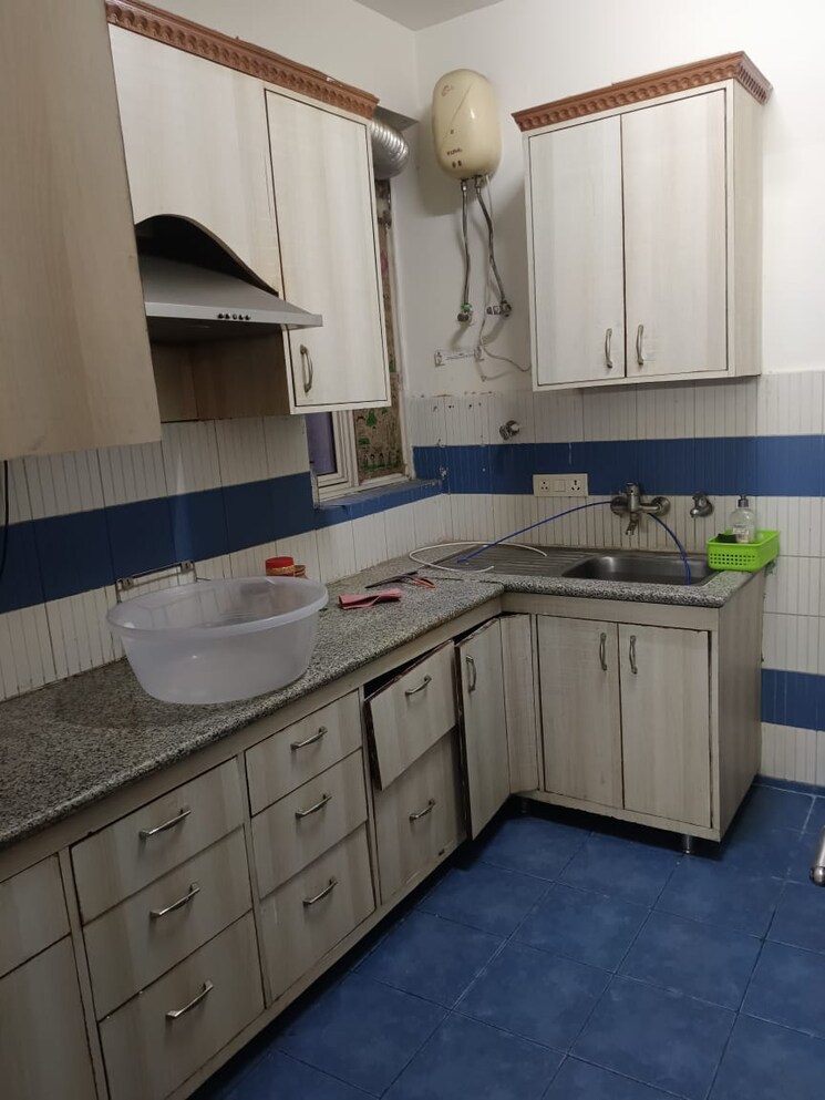 Kitchen, unitech-nirvana-country-cedar-crest 3 Bedroom 1810 Sq.Ft. Builder Floor In Sector 50 Gurgaon 9624790