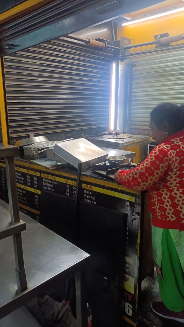 Floor Plan, gaur-city-2 Commercial Shop 100 Sq.Ft. In Gaur City 2 Greater Noida 9624824