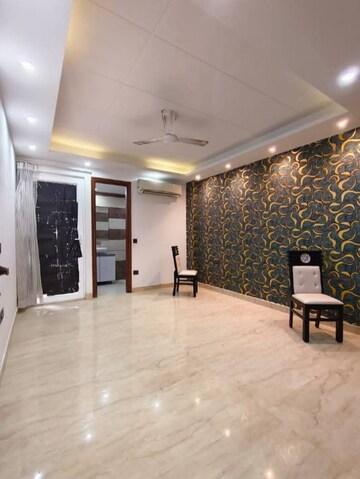 Room in 2 BHK Builder Floor at Saket – for Rent