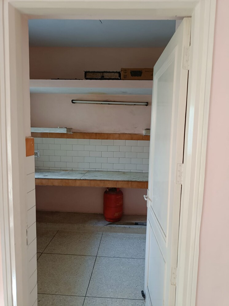 Kitchen, saket 1 Bedroom 450 Sq.Ft. Builder Floor In Saket Delhi 9624845