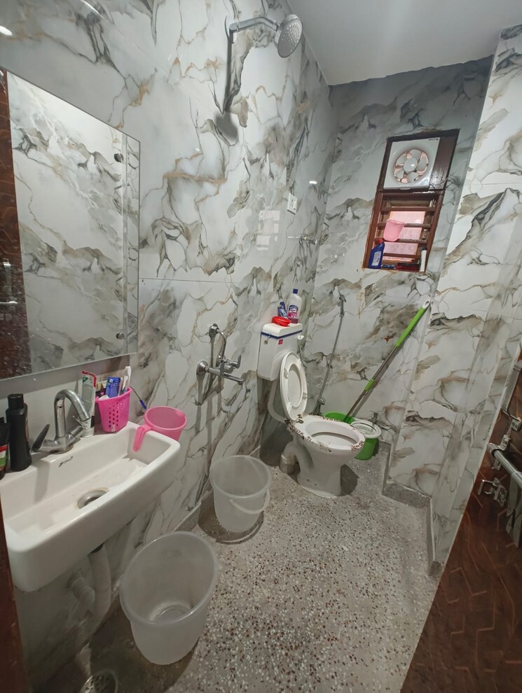 Attached Bathroom, saket 1 Bedroom 450 Sq.Ft. Builder Floor In Saket Delhi 9624859