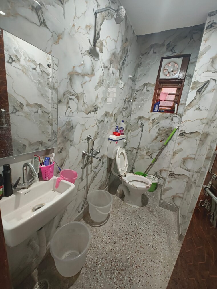 Attached Bathroom, saket 1 Bedroom 450 Sq.Ft. Builder Floor In Saket Delhi 9624859