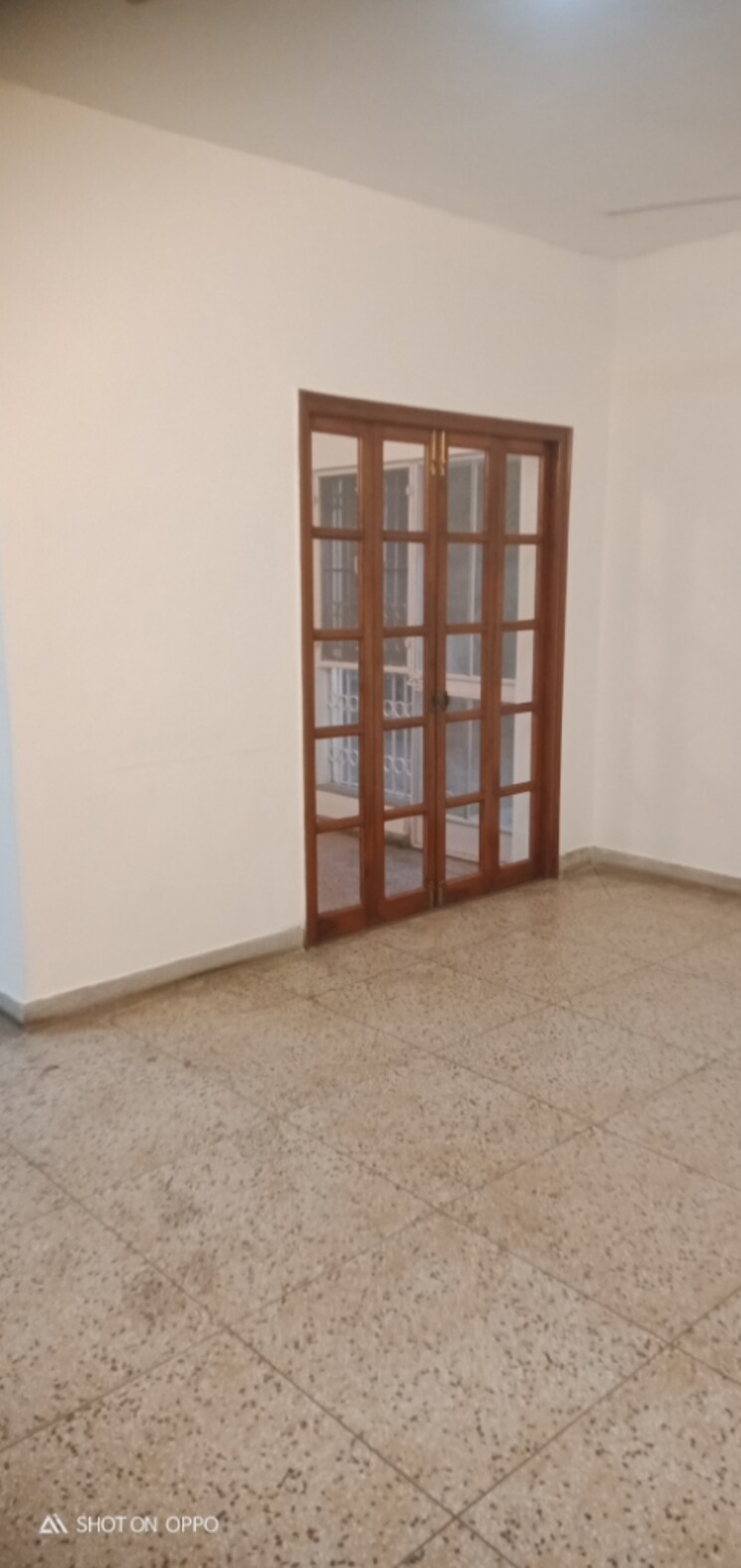 Room, dda-rosewood-apartments 3.5 Bedroom 1800 Sq.Ft. Apartment In Vasant Kunj Delhi 9624917