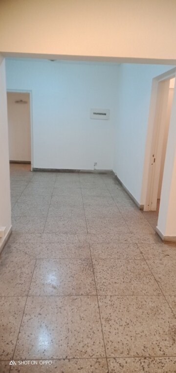 Room in 3.5 BHK Apartment at DDA Rosewood Apartments, Vasant Kunj – for Rent