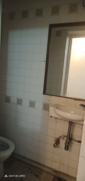 Bathroom in 3.5 BHK Apartment at DDA Rosewood Apartments, Vasant Kunj – for Rent