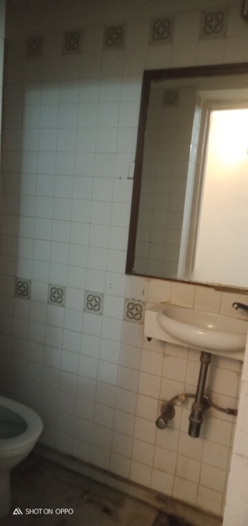 Bathroom in 3.5 BHK Apartment at DDA Rosewood Apartments, Vasant Kunj – for Rent