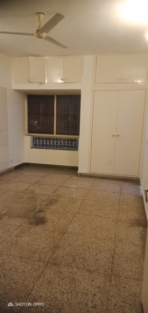 Room in 3.5 BHK Apartment at DDA Rosewood Apartments, Vasant Kunj – for Rent