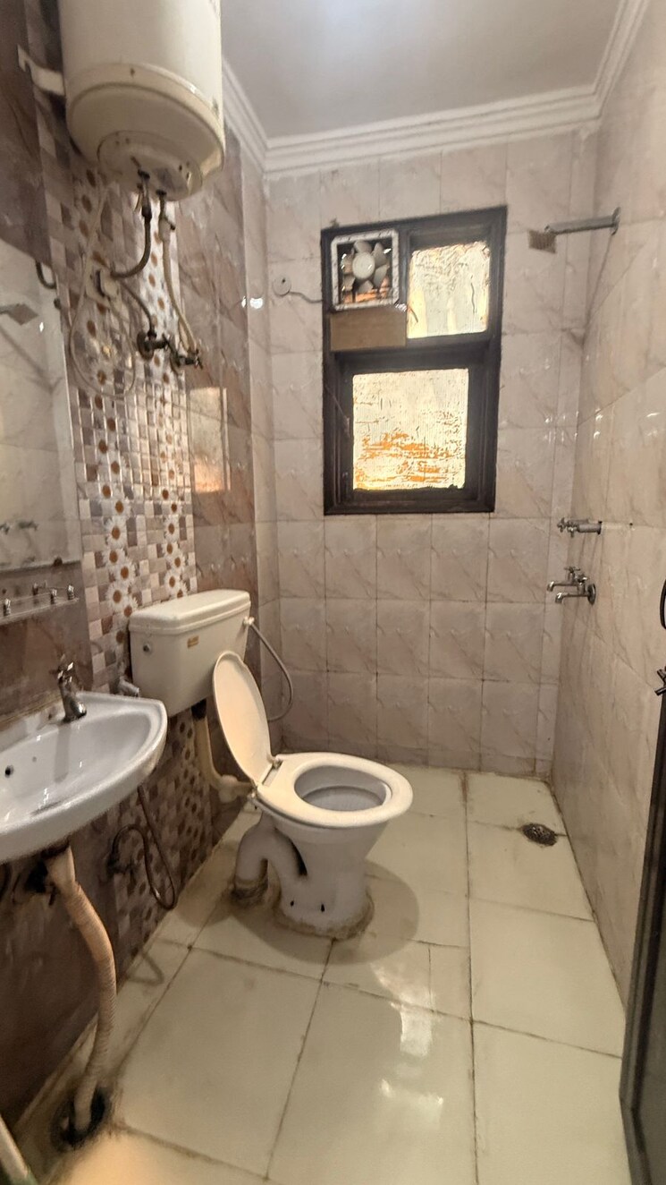 Bathroom, saket 1 Bedroom 450 Sq.Ft. Builder Floor In Saket Delhi 9624873