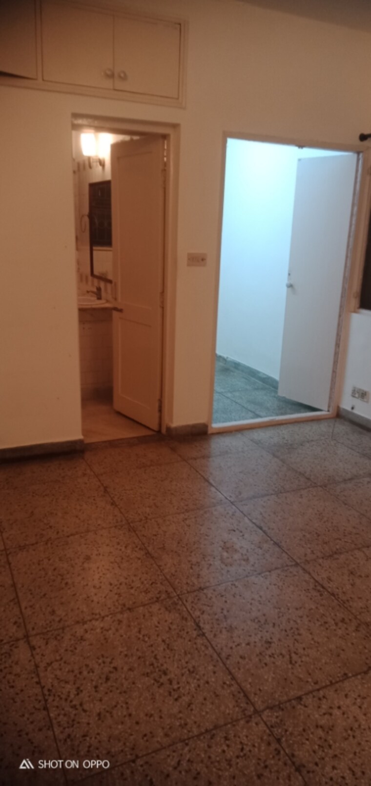 Room, dda-rosewood-apartments 3.5 Bedroom 1800 Sq.Ft. Apartment In Vasant Kunj Delhi 9624917