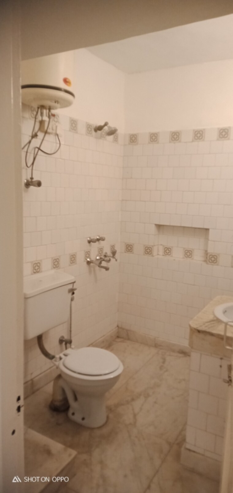 Bathroom, dda-rosewood-apartments 3.5 Bedroom 1800 Sq.Ft. Apartment In Vasant Kunj Delhi 9624917