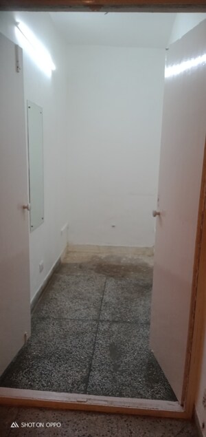 Bathroom in 3.5 BHK Apartment at DDA Rosewood Apartments, Vasant Kunj – for Rent