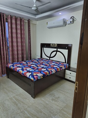 Bedroom in 3 BHK Builder Floor at Vipul World Floors, Sector 48 – for Rent